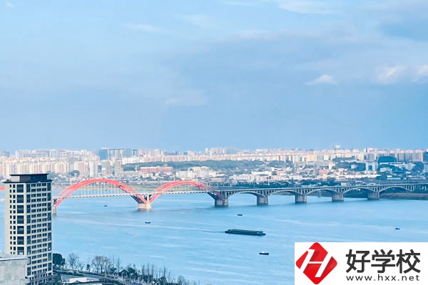 湖南建筑高級(jí)技工學(xué)校專(zhuān)業(yè)怎么樣？