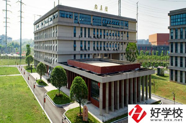 株洲讀電子商務(wù)專業(yè)選哪個(gè)中專好？