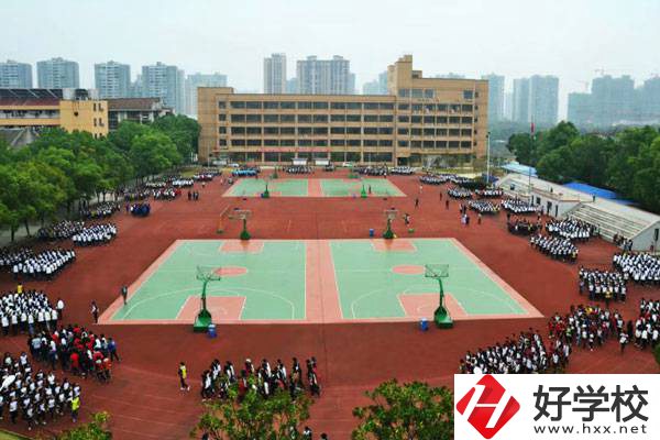 想在婁底上重點(diǎn)中專(zhuān)學(xué)校，這所學(xué)校值得一看