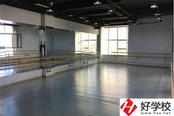 衡陽(yáng)市文華藝術(shù)學(xué)校怎么樣？有什么辦學(xué)特色？
