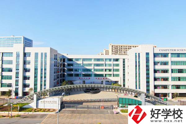 長沙學(xué)外語讀什么職校好？有什么辦學(xué)優(yōu)勢？