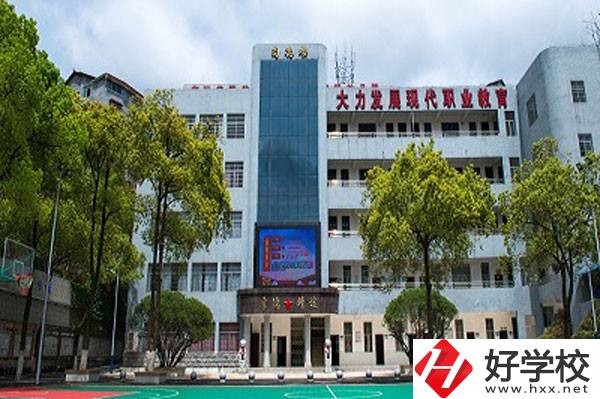 懷化市旅游學(xué)校有哪些辦學(xué)特色，來(lái)校路線怎么走？