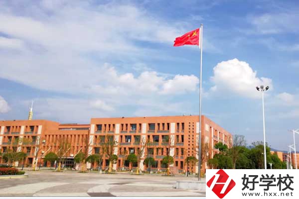 懷化師范高等?？茖W校（中職部）教學樓