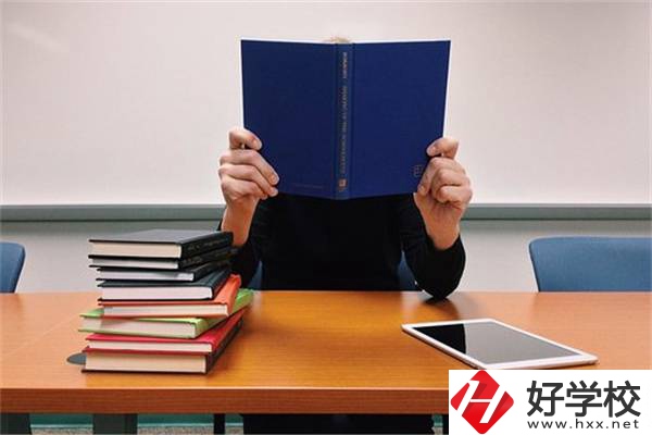 湖南初中畢業(yè)成績(jī)非常差選什么學(xué)校好？還有前途嗎？