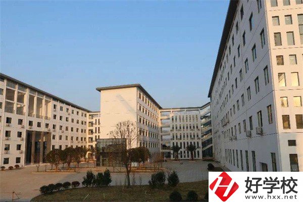衡陽哪些中職可以學(xué)醫(yī)美專業(yè)？專業(yè)就業(yè)前景如何？