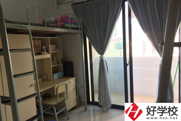湖南建設(shè)中等職業(yè)學(xué)校收費標(biāo)準(zhǔn)怎么樣？