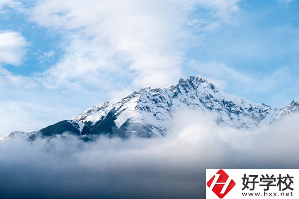 湘西州學(xué)美發(fā)的公辦中職學(xué)校，可以看看這兩所