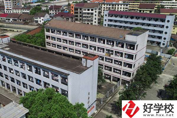益陽(yáng)市衛(wèi)生職業(yè)技術(shù)學(xué)校地址在哪，有哪些辦學(xué)特色？