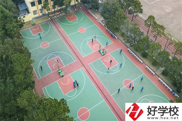 衡陽市鐵路運輸職業(yè)學(xué)校學(xué)費貴嗎？有哪些特色？