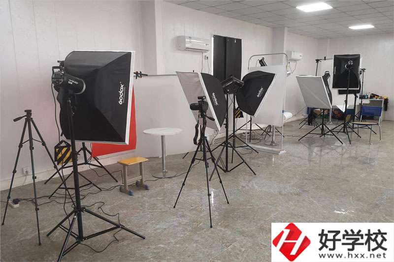 邵陽(yáng)市中南科技職業(yè)學(xué)校哪個(gè)專業(yè)就業(yè)前景好？