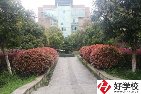 衡陽市職業(yè)中等專業(yè)學(xué)校是封閉式管理的嗎？有好處嗎？