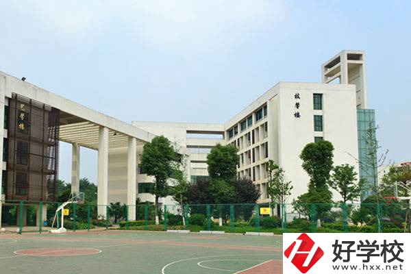 在長(zhǎng)沙就讀師范中專(zhuān)錄取分?jǐn)?shù)高嗎？有哪些學(xué)?？梢酝扑]？