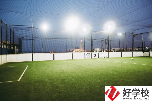 核工業(yè)衛(wèi)生學校助產專業(yè)怎么樣？宿舍怎么樣？