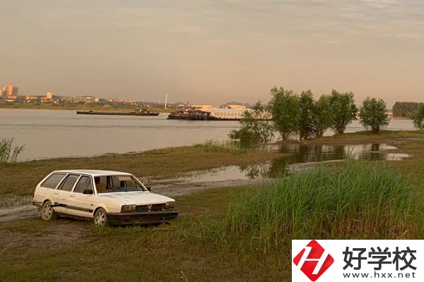 初中畢業(yè)想在懷化讀中專，有哪些好學(xué)校推薦？