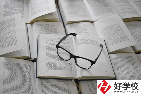 女生在衡陽(yáng)讀衛(wèi)校怎么樣？有前途嗎？