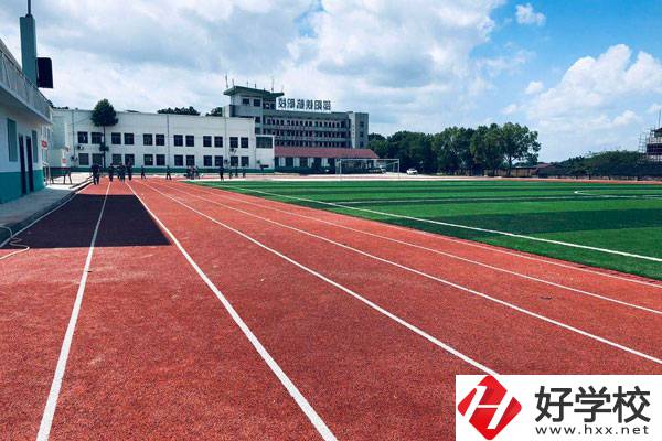 邵陽(yáng)鐵航中等職業(yè)學(xué)院的高鐵乘務(wù)專業(yè)怎么樣？就業(yè)前景如何？