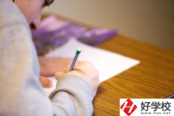 九疑理工學(xué)校好不好？宿舍環(huán)境怎么樣？