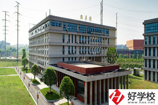 株洲市工業(yè)中等專業(yè)學(xué)校怎么樣？食堂飯菜好不好？