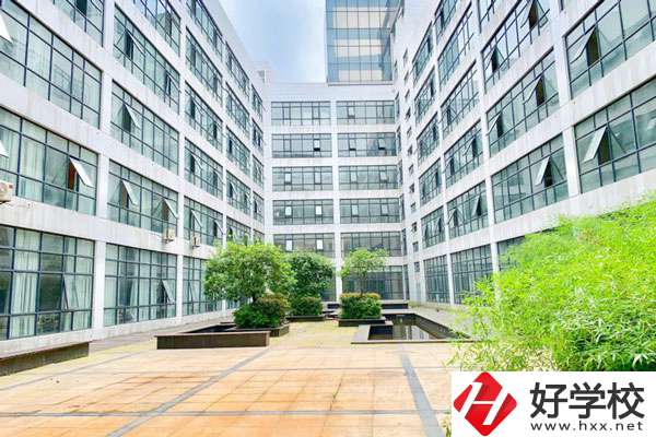 湖南曙光科技技工學(xué)校怎么樣？有哪些熱門專業(yè)？