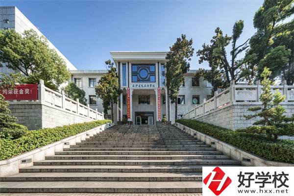 長(zhǎng)沙可以學(xué)工程造價(jià)的中職有哪些？學(xué)校有什么特色？