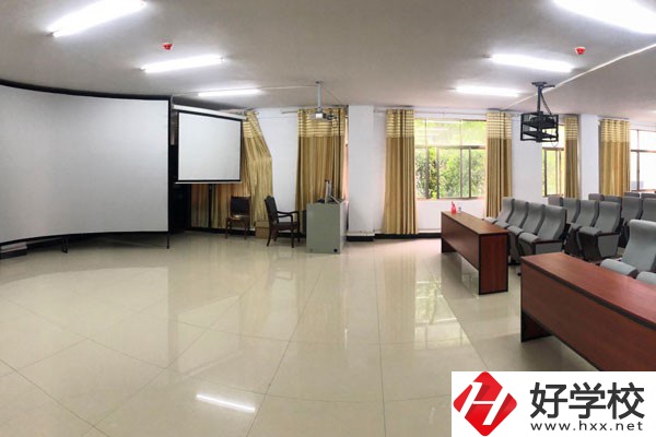 湖南省岳陽縣職業(yè)中專學(xué)校好不好？有哪些辦學(xué)特色？