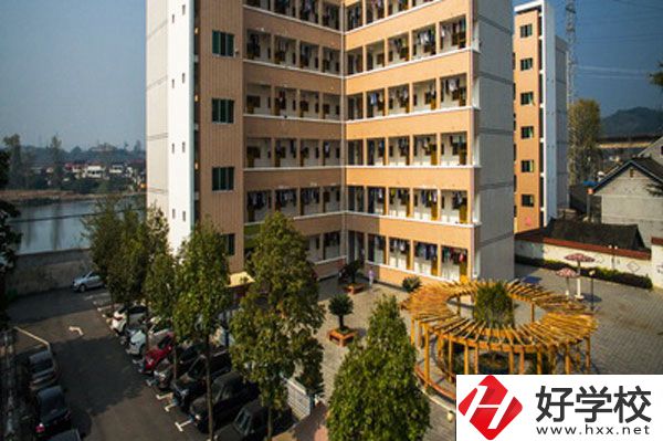 懷化芷江民族職業(yè)中專怎么樣？有哪些專業(yè)？
