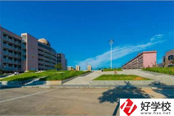 婁底最好的師范職校是哪所？師范專業(yè)好就業(yè)嗎？