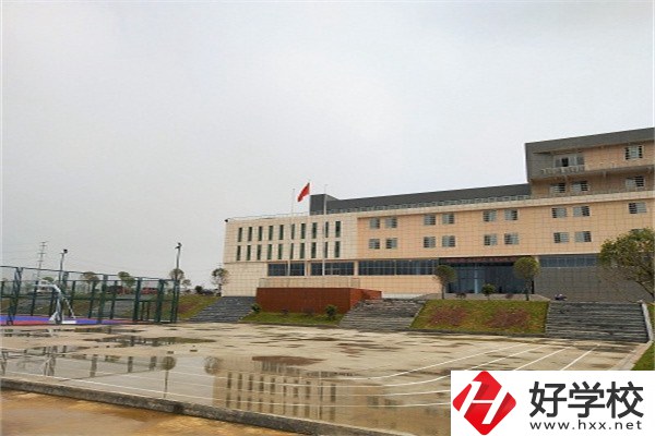 婁底民辦中職學(xué)校怎么樣？民辦中職值得就讀嗎？