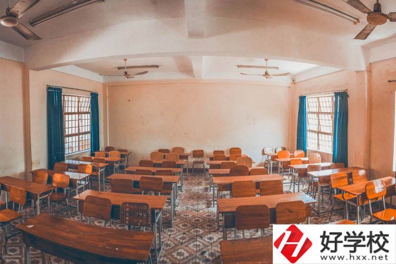 婁底職業(yè)技術(shù)學(xué)院有哪些專業(yè)？學(xué)費(fèi)貴不貴？