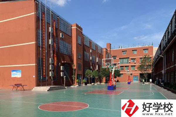 長(zhǎng)沙市英藍(lán)中等職業(yè)學(xué)校怎么樣？有沒有官網(wǎng)？