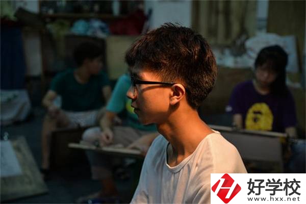 湖南職業(yè)高考簡單嗎？考試都考些什么內(nèi)容？