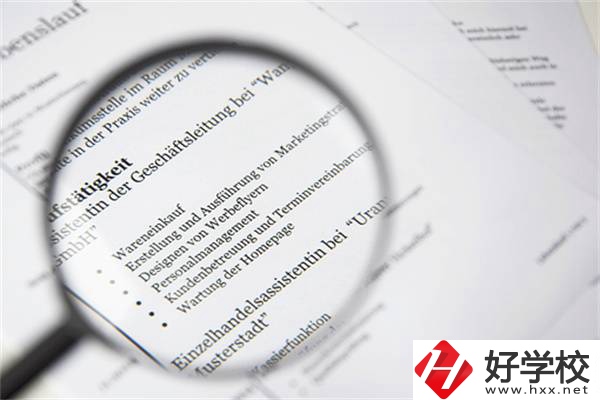在湖南選職校要不要看招生簡章？有什么內(nèi)容？