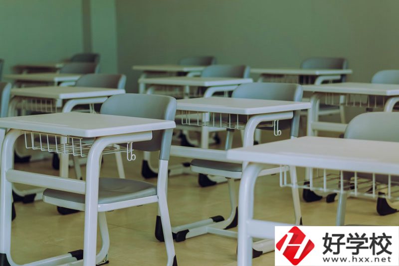 懷化啟航衛(wèi)校是中專嗎？學(xué)校怎么樣？