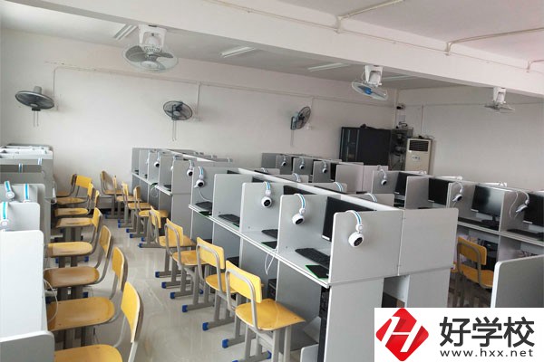湘潭財(cái)經(jīng)職校是公辦的嗎？學(xué)生就業(yè)如何？