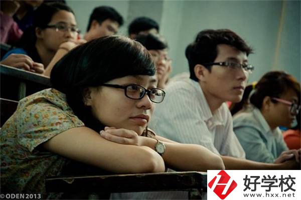 在湖南“晚熟”的孩子該何去何從？該怎么擇校？