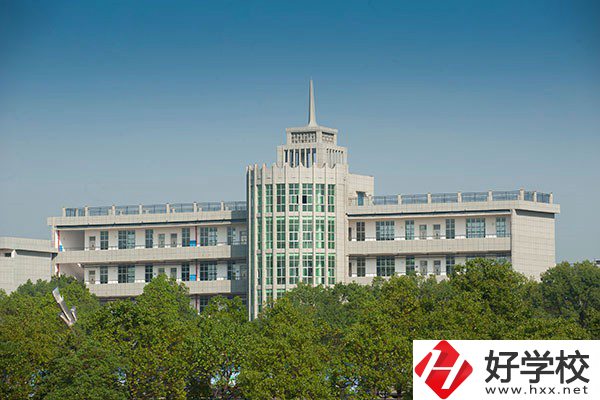 衡陽幼師學(xué)校學(xué)費(fèi)是多少？專業(yè)就業(yè)前景怎么樣？