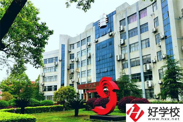 婁底哪些職校有開設(shè)護(hù)理專業(yè)？就業(yè)方向是什么？