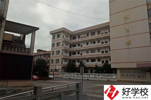 湘西有哪些民辦中?？梢酝扑]？有什么辦學特色？