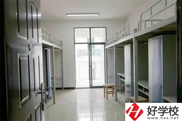 益陽有初中生可以讀的高校嗎？