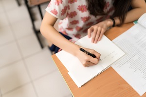 普通專升本考試的前景如何？值得報(bào)考嗎？專升本學(xué)歷有什么用？